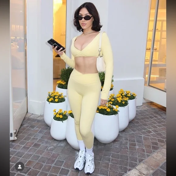 V waist leggings and long sleeve crop SMALL - Picture 5 of 6